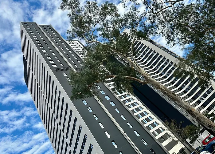 P&o 3bed Urban Sky Apartment *